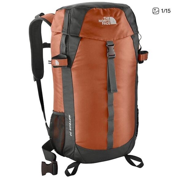 The North Face Meteor 30 Backpack Orange W/ Rain cover Hiking Backpacking - Picture 1 of 8